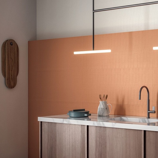 Marca Corona Lilysuite 1
