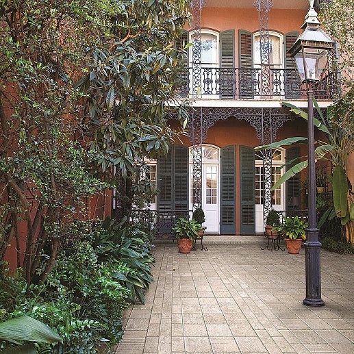 Cir & Serenissima New Orleans 5